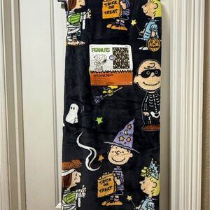 Peanuts Halloween Kids Costume Blanket - Black and Purple